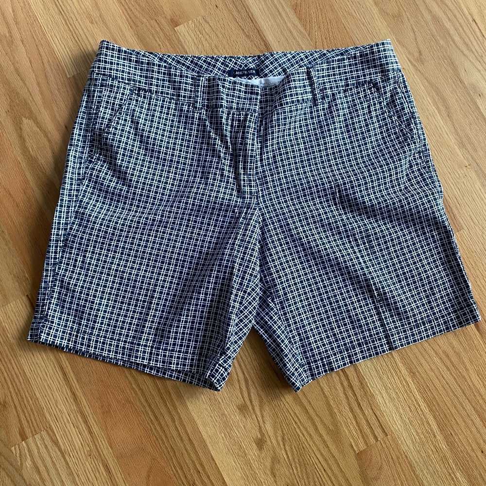 Land'n Sea Shorts Sz 12